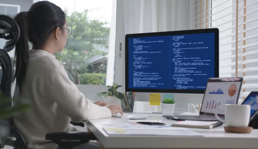 智慧零售新基建：马关县软件开发公司如何构建全渠道商业操作系统？